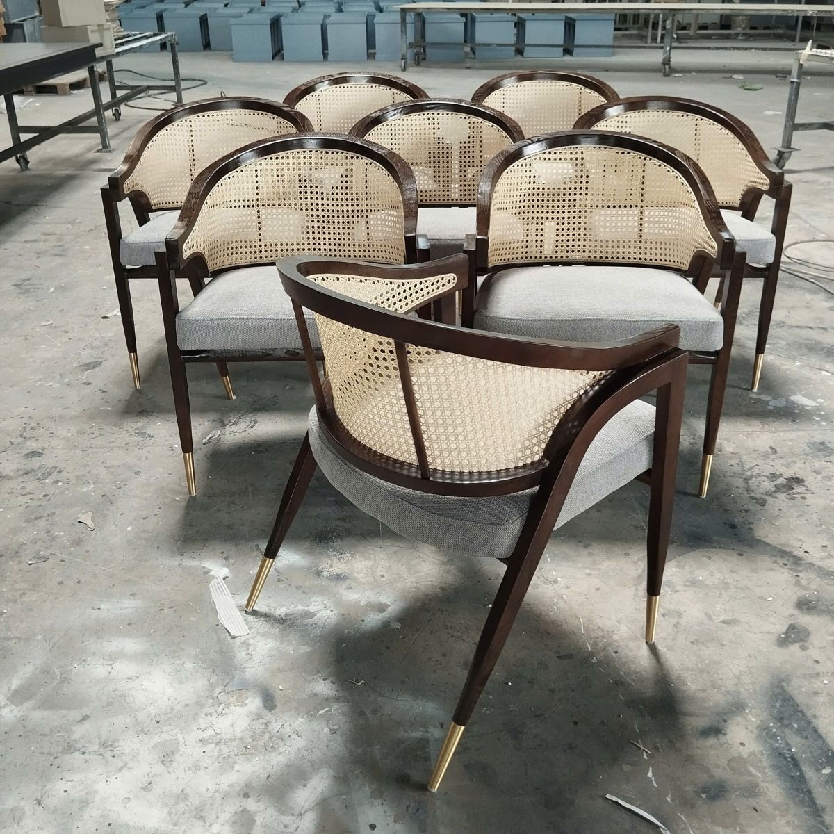Ghế gỗ cafe Wormley cao cấp sang trọng