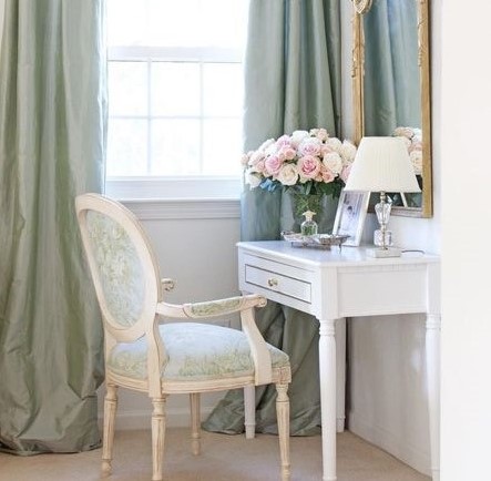 sự linh hoạt và tiện lợi của ghế đơn Louis Élégance 