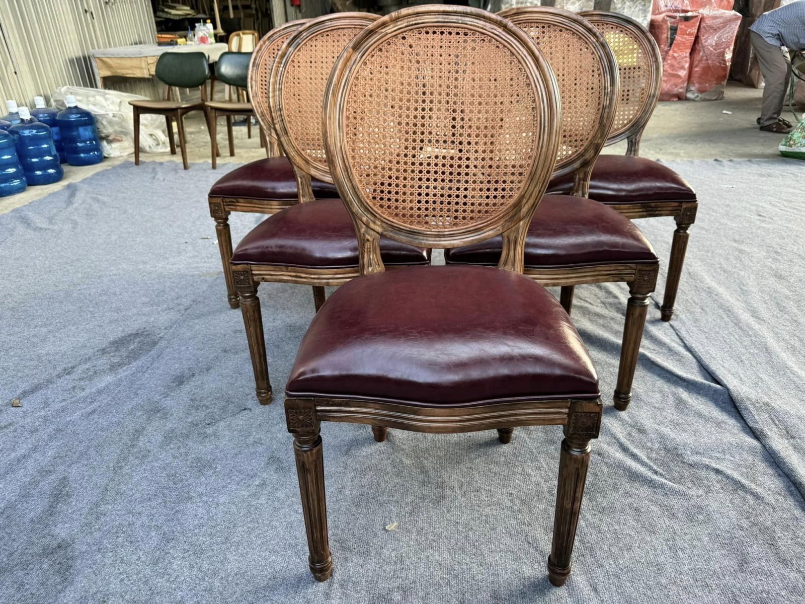 Ghế nhà hàng Louis