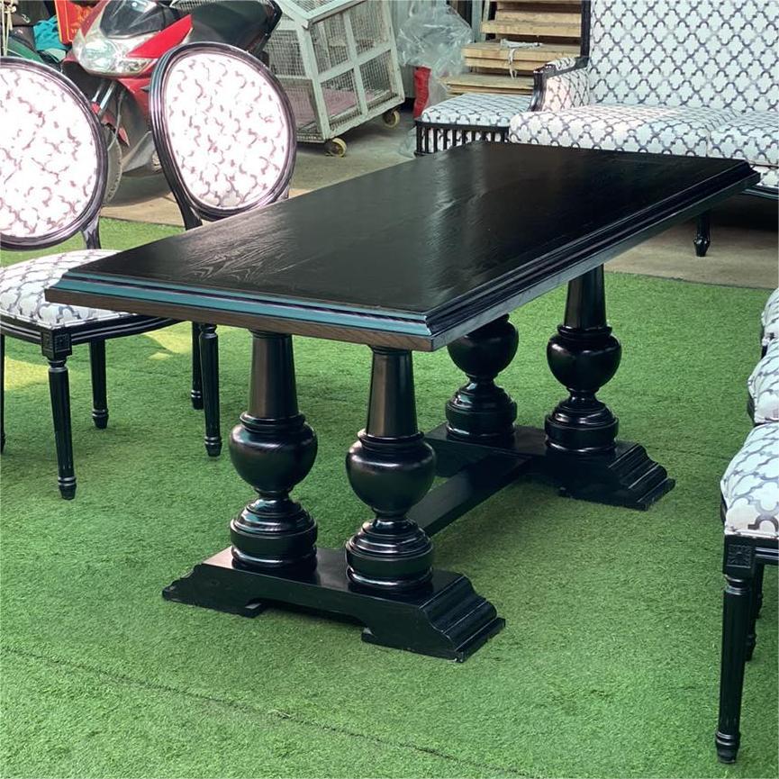 Bàn ăn tiện lục bình