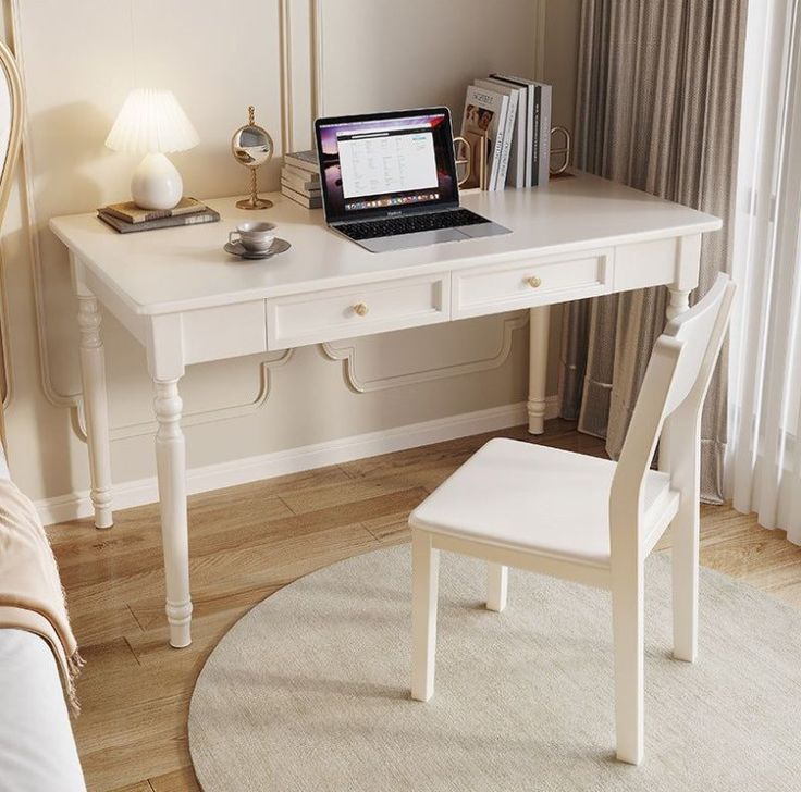 vẻ đẹp nổi bật của bàn làm việc Indochine