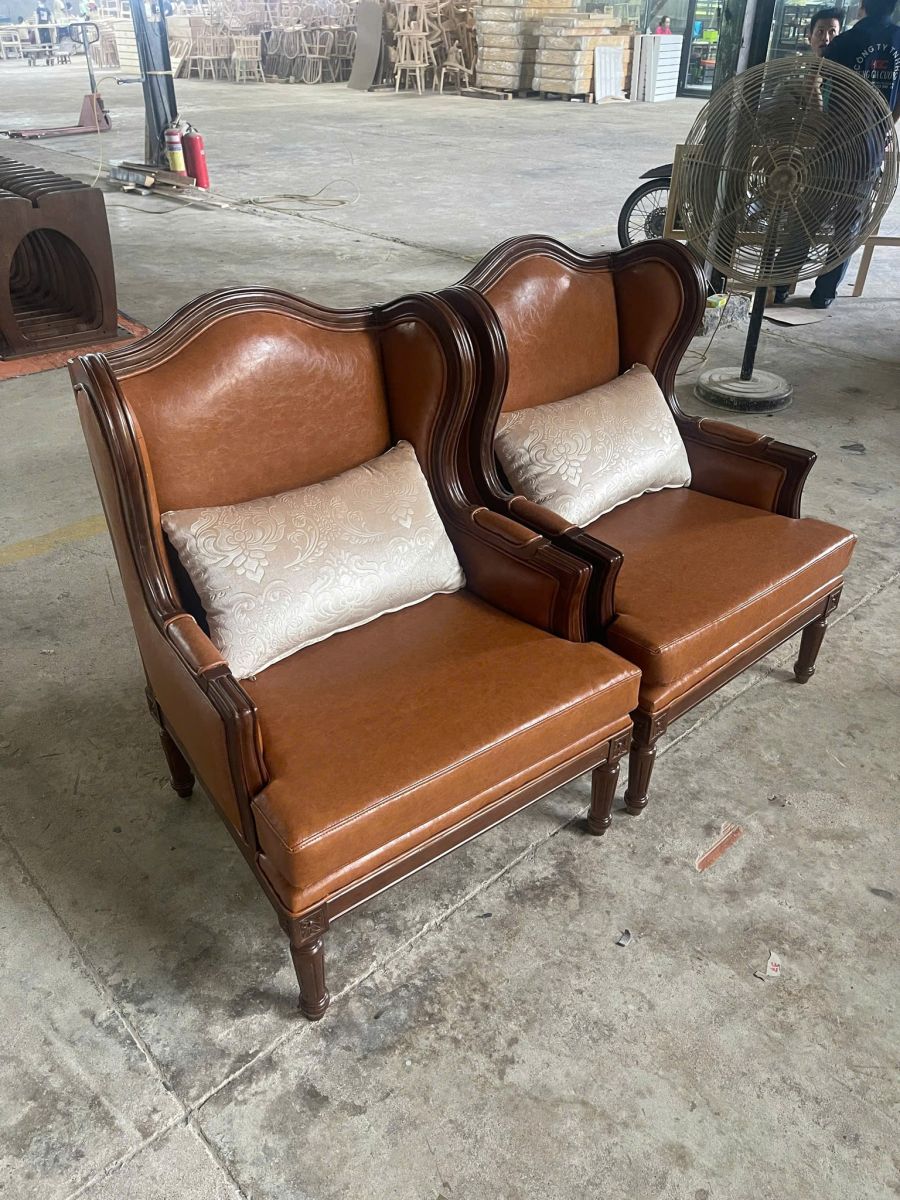 ghế cổ điển bọc da