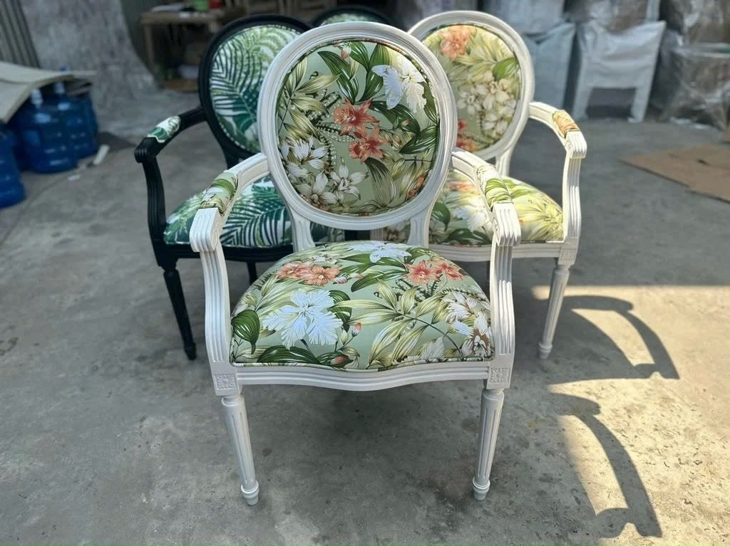 Ghế nhà hàng Louis 