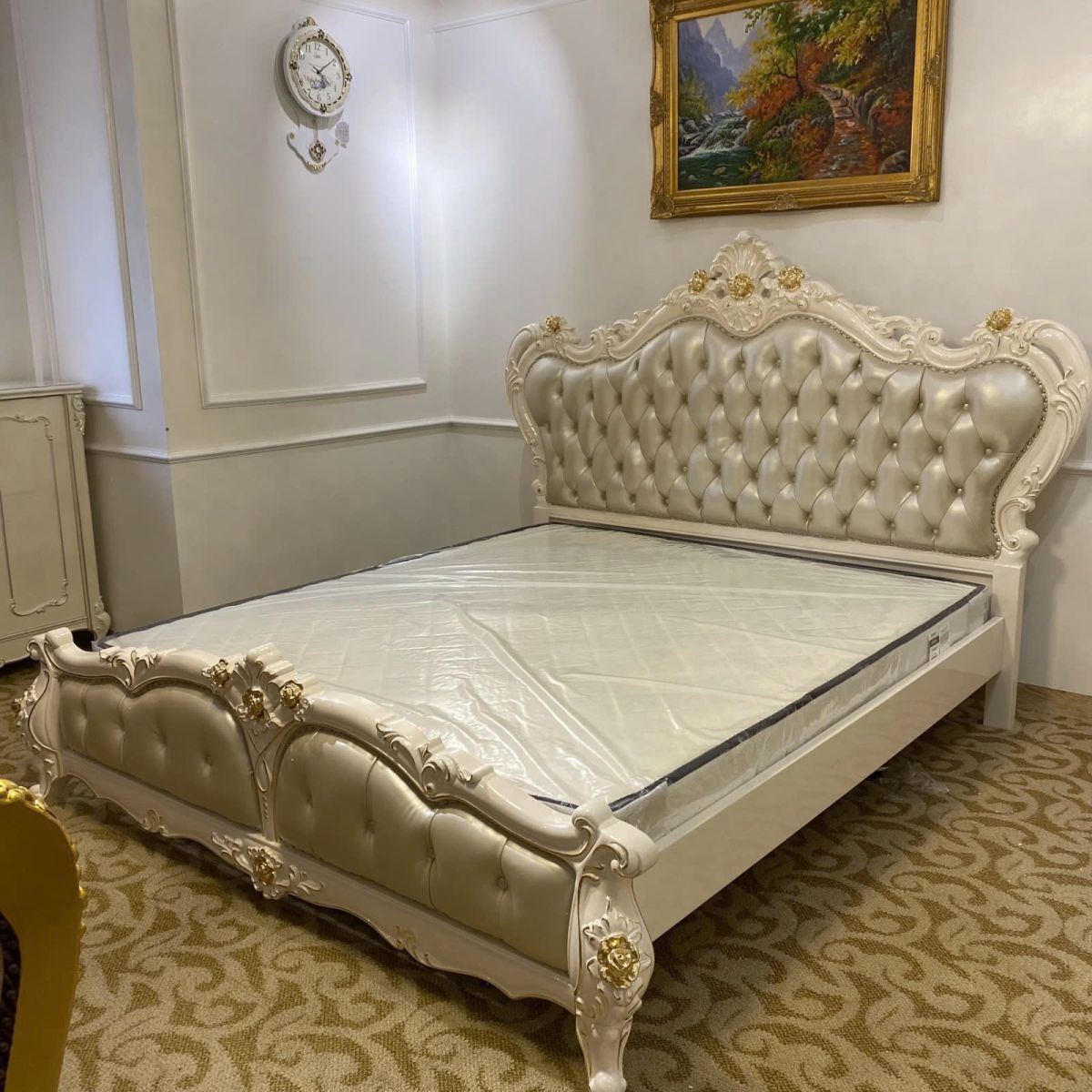 Giường ngủ bọc da