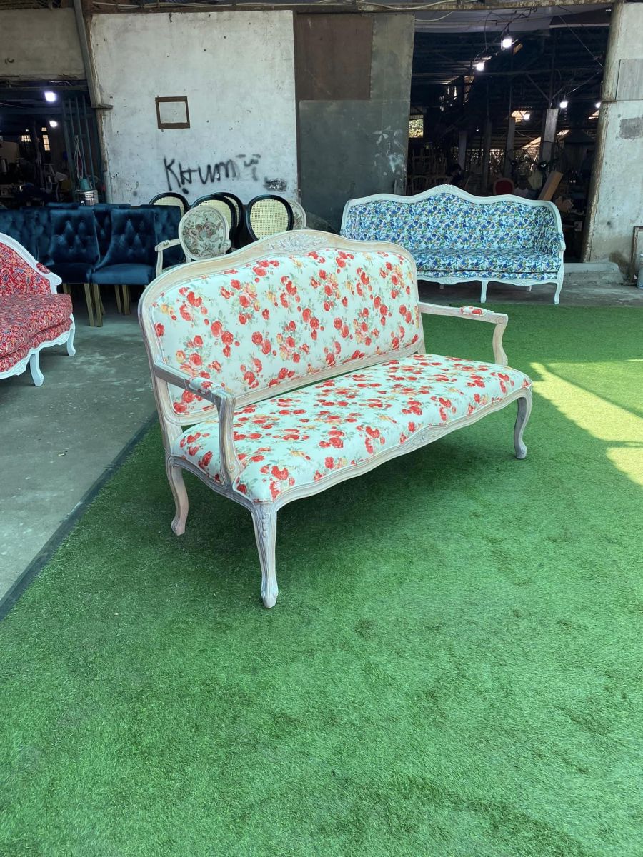 Băng sofa phòng khách Louis XVI
