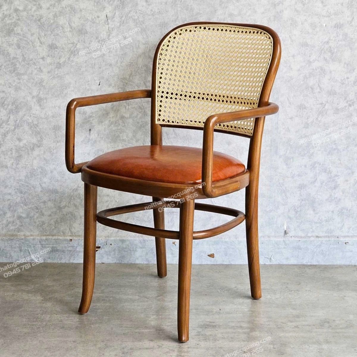 Ghế nhà hàng Thonet 811 có tay