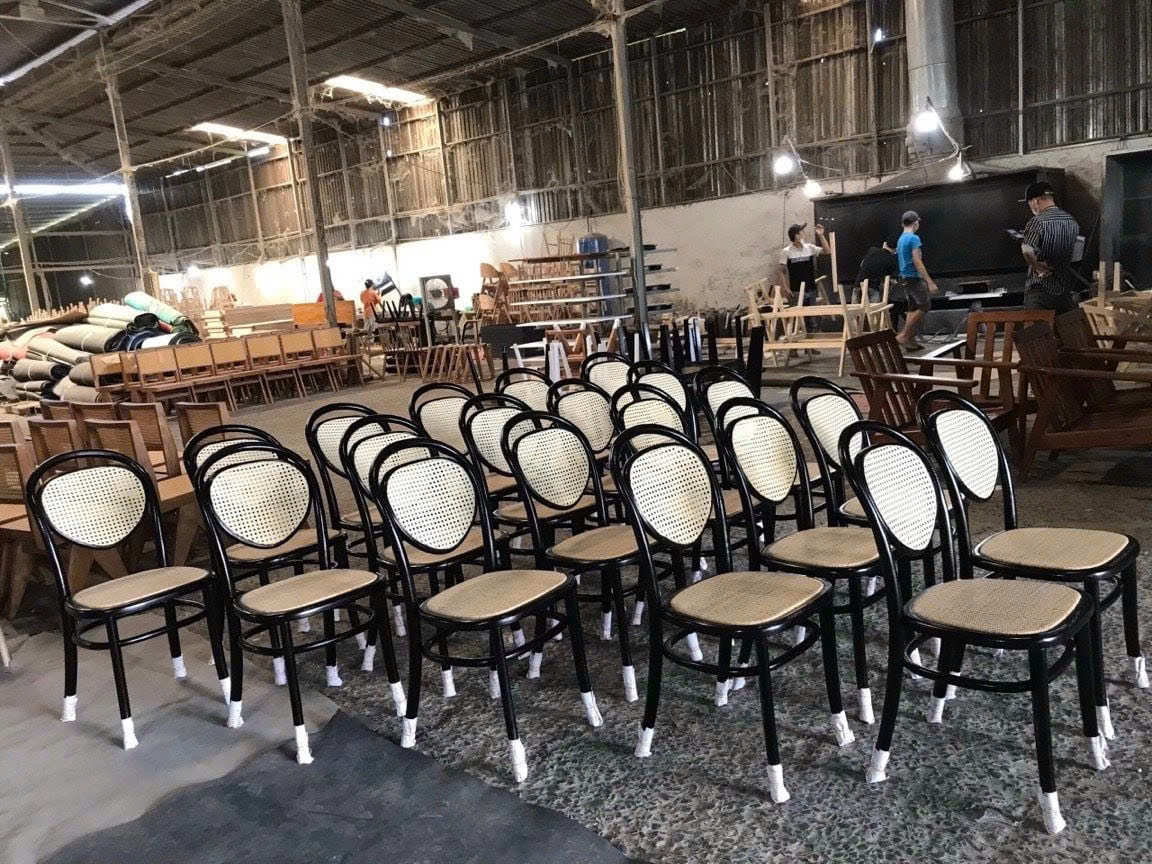 Ghế nhà hàng mây đan Thonet
